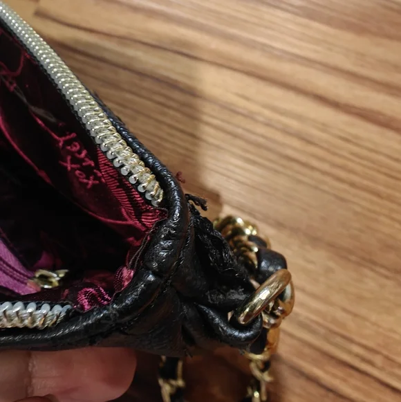 Betsey Johnson Black Sequin Bow Wristlet with Gold Chain - Picture 5 of 8